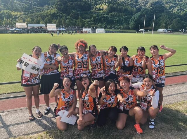 かごしま国体
ラグビーPart2
今年もチームに迎え入れてくれてありがとう🥰
最高のチームメイト!🏉
そして、熱すぎる大応援団📣🔥
成年男子は、見事準優勝🥈✨
おめでとうございます👏
"オレンジに染めよう
太陽のように
みんな輝く
我ら鹿児島"
感動をありがとう❤️🔥❤️🔥❤️🔥
そして、ラグビーの楽しさを教えてくれてありがとう🌋🌋🌋
===========================
👇その他の投稿はコチラ
@rin_ladies
✦鍼灸マッサージ院 凜✦
鹿児島市薬師2丁目10番13号
090-7536-7440
#鹿児島市
#鍼灸
#マッサージ
#女性鍼灸師
#アスリートサポート
#かごしま国体
#国体
#鹿児島チーム
#46
#セブンス
#ラグビー
===========================